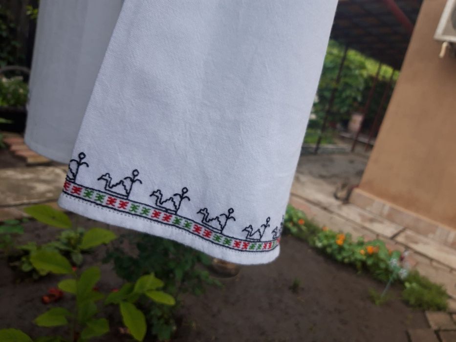 Cămașă IE cusuta manual