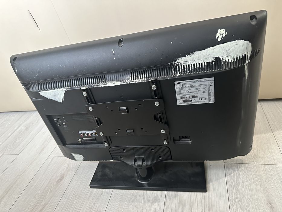 телевизор Samsung UE32EH4000W