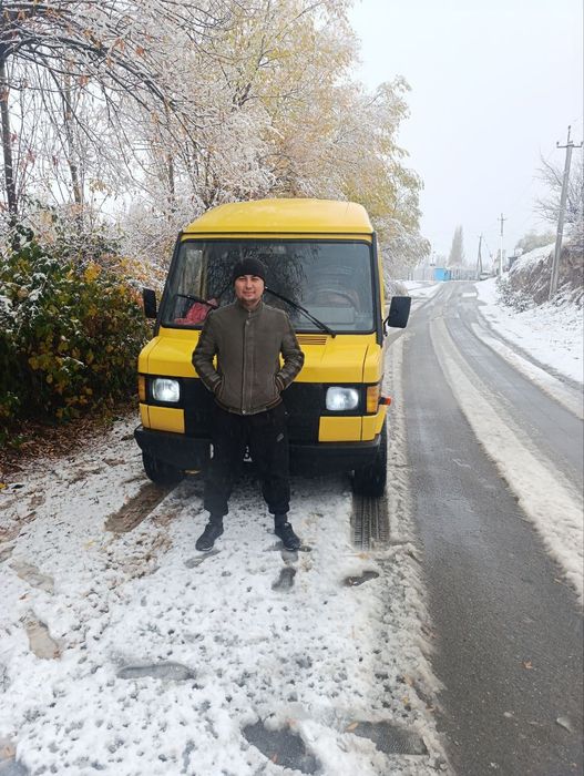 Mersedes benz 1992 yil furgon