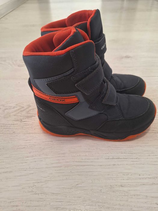 Ghete Zapada Geox marimea 31. Sunt impecabile. Pret 170lei.