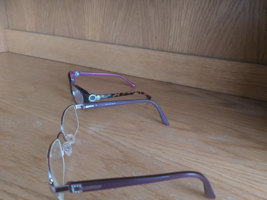 Vând rame de ochelari