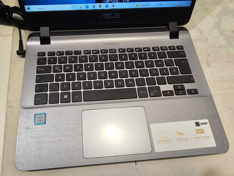 Laptop Asus vivobook 14 model x407uar Intel i5 gen 8