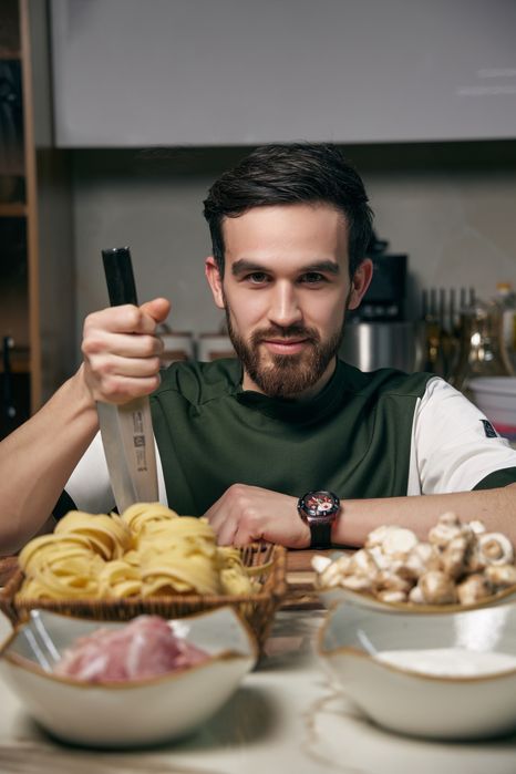 Ошпаз формаси заказга ва тайорихам бор!