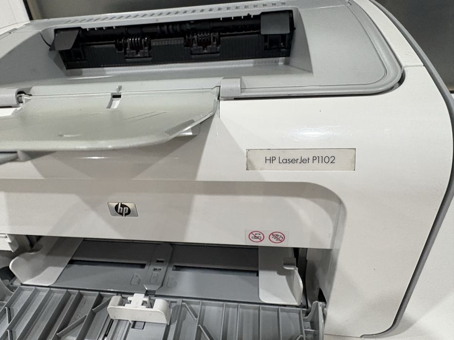 Продам лазерный принтер НР Р1102 с маленьким пробегом
