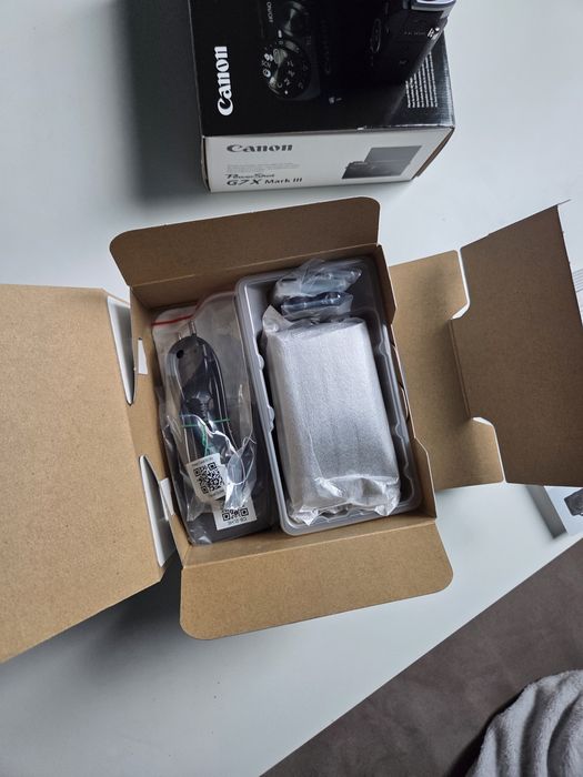 Canon PowerShot G7X Mark III SILVER - Чисто нов