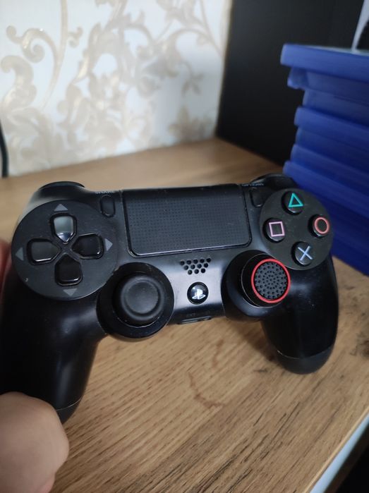 Продам PS4 FAT 500 GB в комплекте за 95000