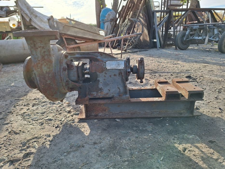 Насос водяной центробежный.