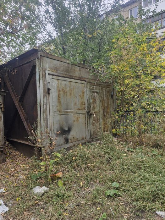 Продаётся гараж .