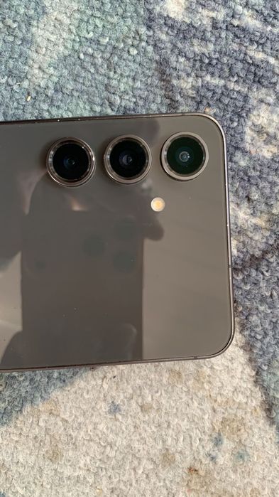 Samsung S24Fe 256гб