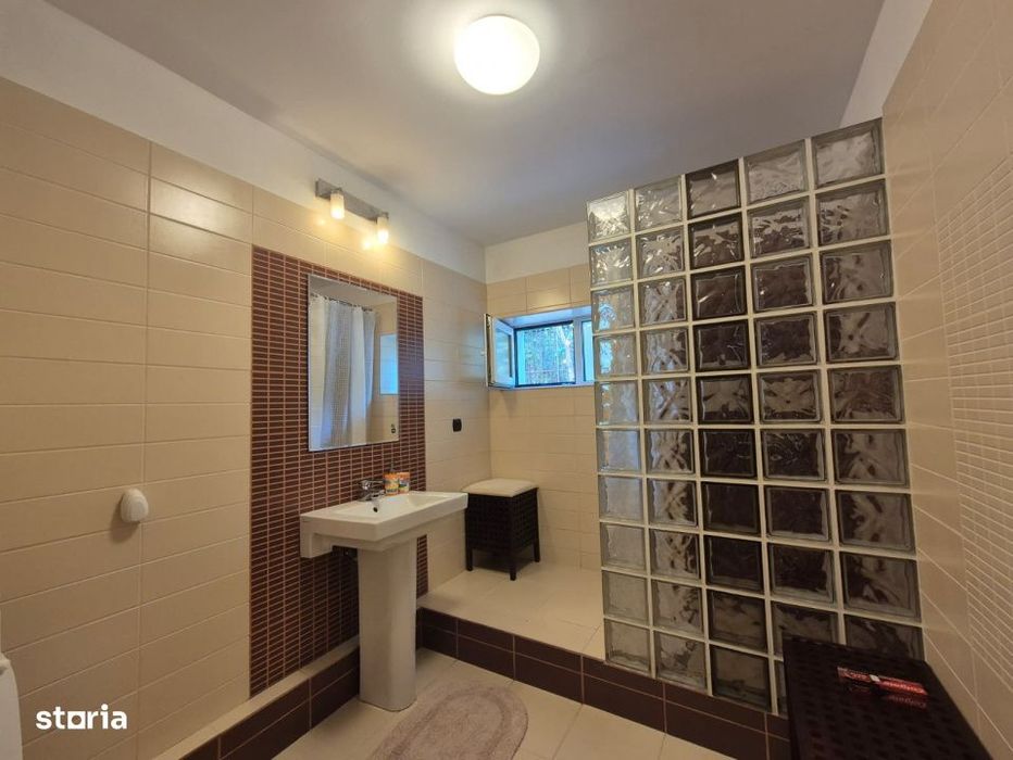 Casa individuala, garaj, 3 parcari, 210mp, gradina, Dambul Rotund