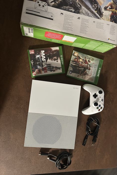Xbox one slim, 1tb, 2 ani