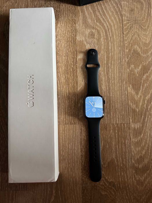 Apple watch 8 , 45mm