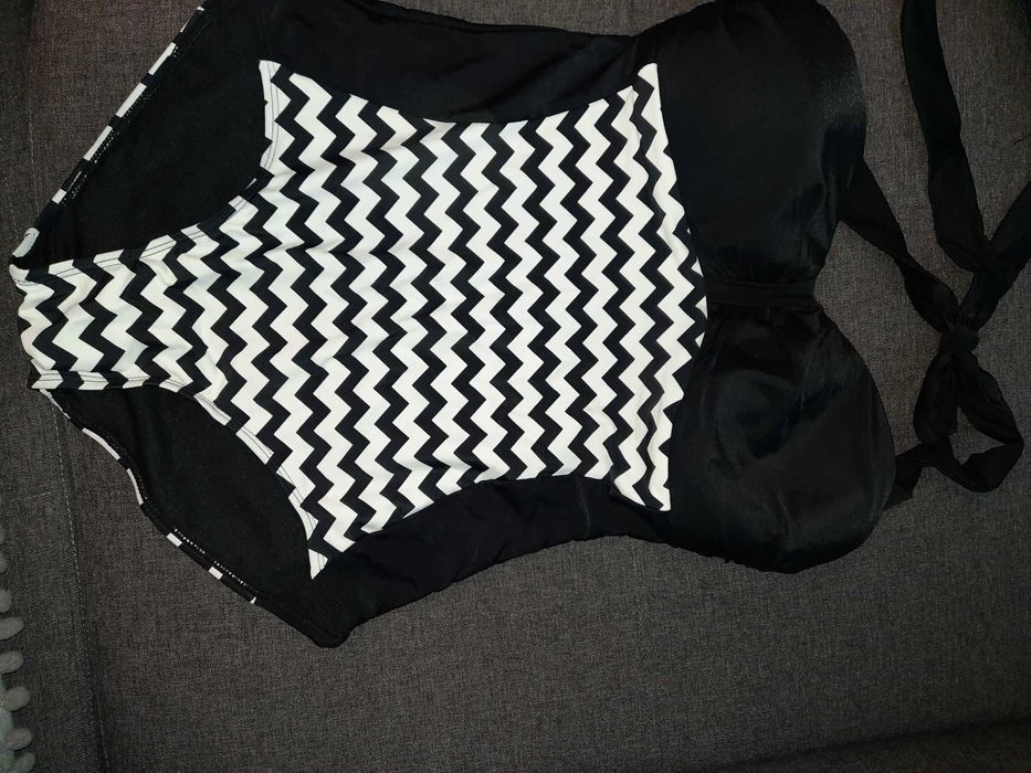Costum de baie intreg XL