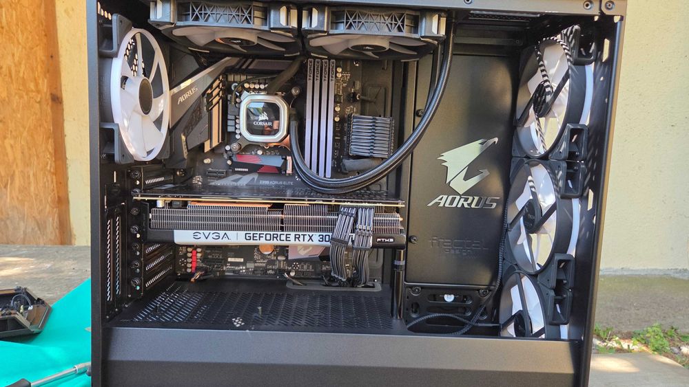 Геймърски Компютър I5 3070ti 32 GB Ram