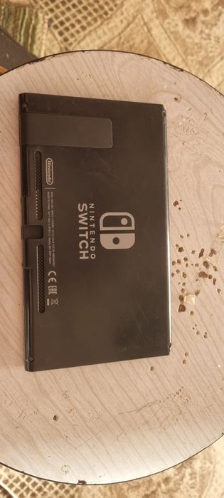 Vand nintendo switch moda cu cip