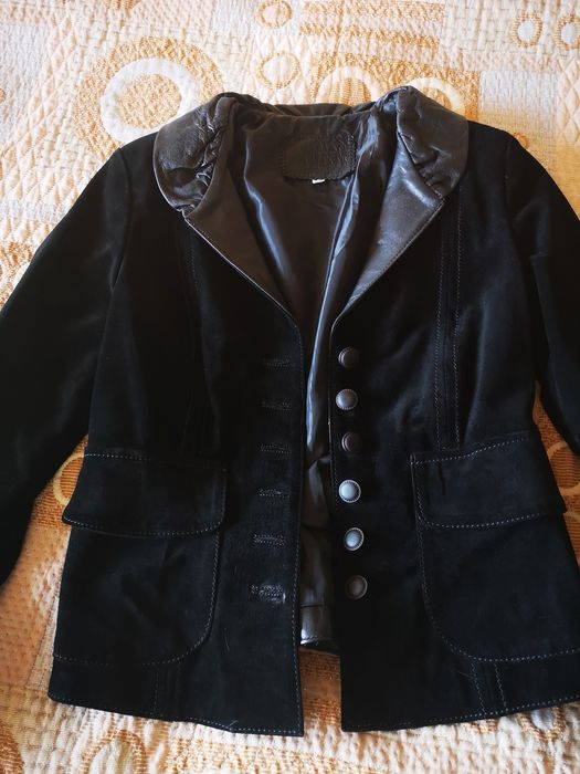 Черно велурено сако, размер 38