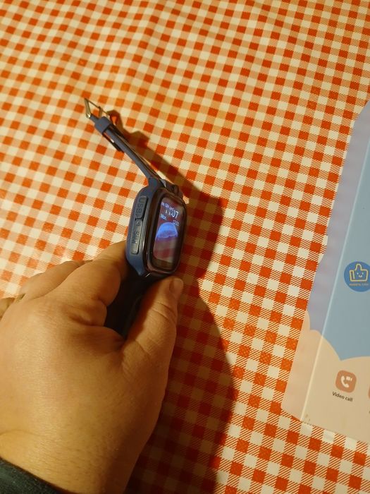 Ceas smartwach cu sim