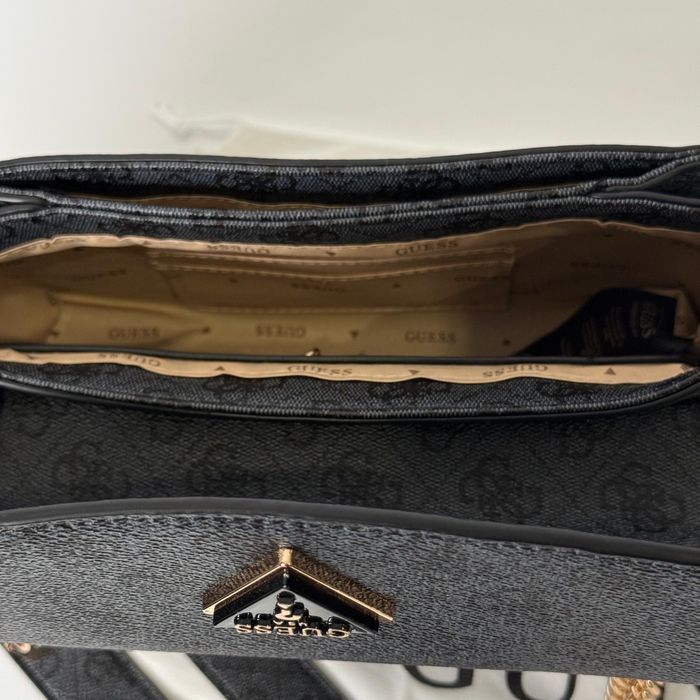 Geanta Guess din piele