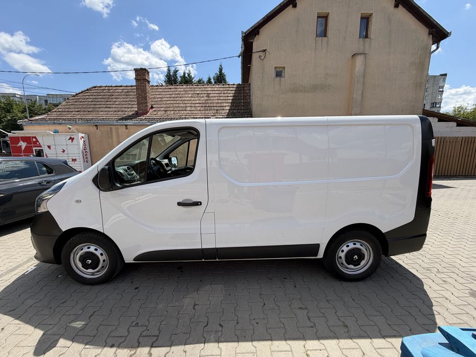 RENAULT Trafic 2018 — imagine 2