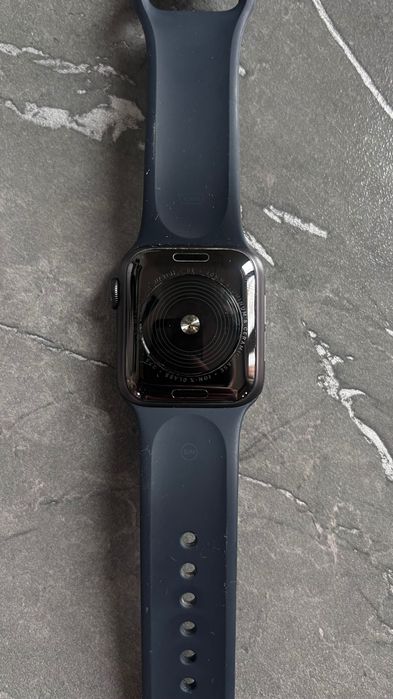Продам Apple Watch SE 40mm (GPS)