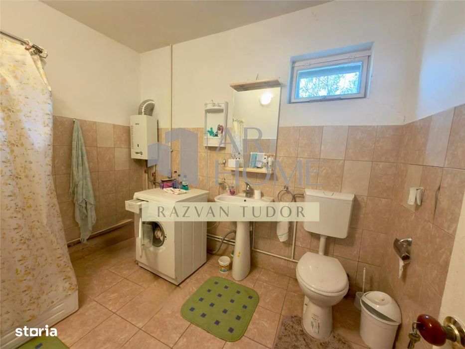 Casa 4 camere , cu beci ,1681m2 teren , Boldesti Scaeni