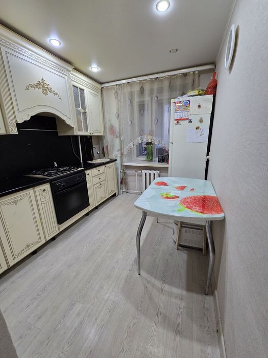 Продам 2х Комн квартиру в центре!