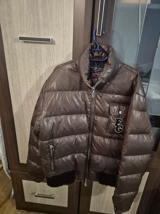 Vand geaca ,culoare maro