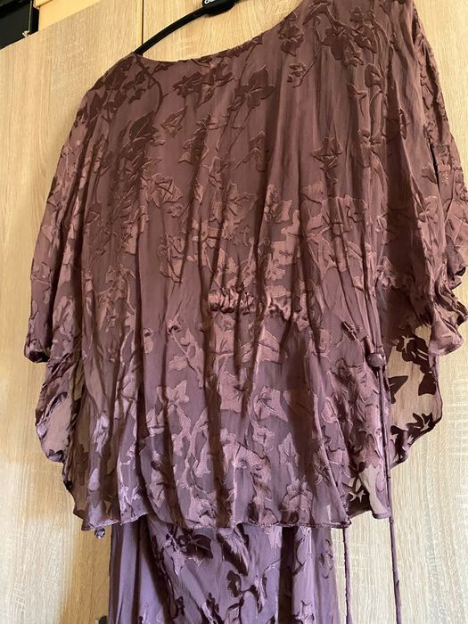 Compleu din matase și voal, mărimea L