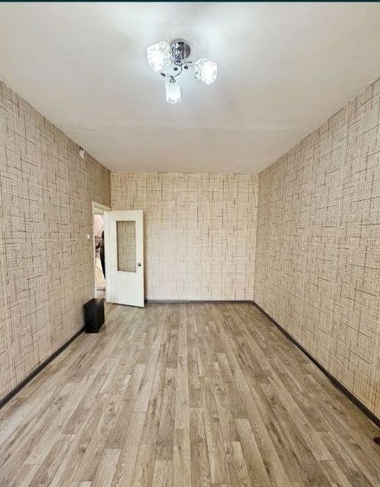 Продаю квартиру Яшнабадский р-он Авиасозлар-4. 1-ком 4-этаж 5-этажном