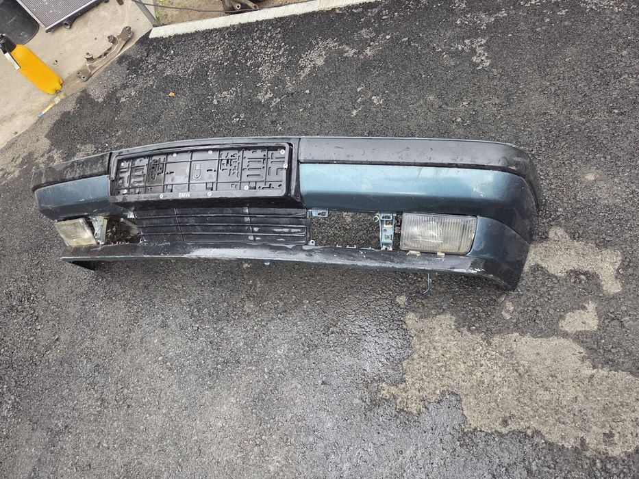 Перед бампер оригинал на BMW  e34