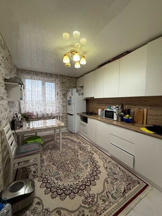 3-комн. квартира, 71.2м², проспект Абая.