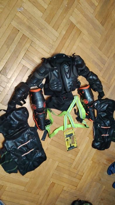 Шлема продаю отдельно чисто экиперовку