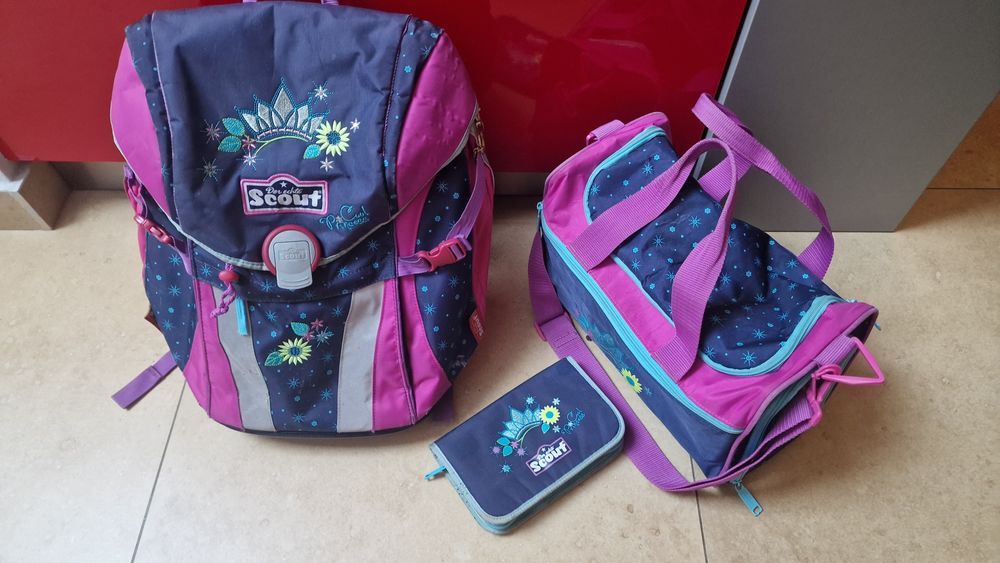 Set ghiozdan reglabil SCOUT pt clasele 0-4