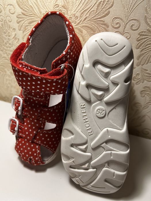 Фирменные босоножки richter на девочку