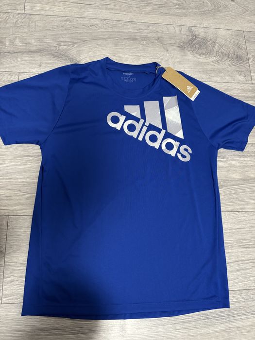 Tricou Adidas nou cu etichetă