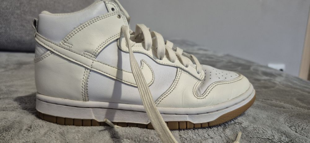 Vand adidasi nike dunk albi