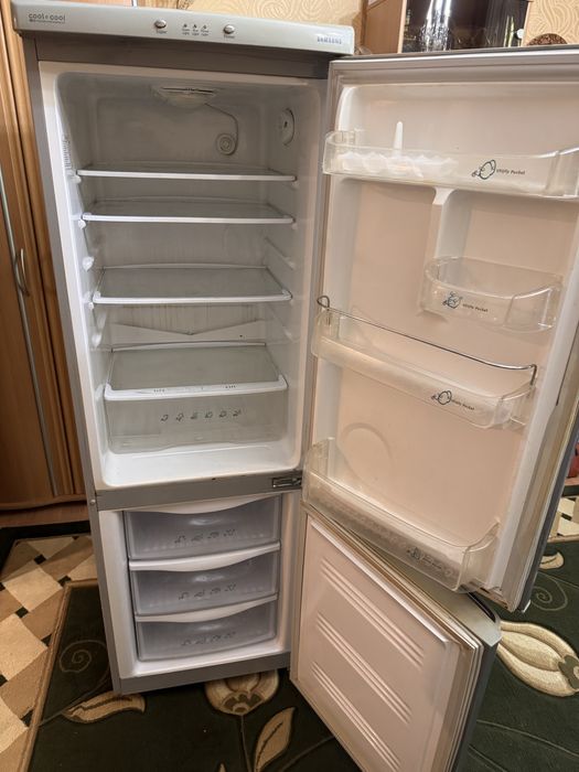 Холодильник Samsung No Frost