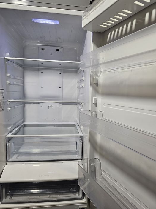 Холодильник  Samsung