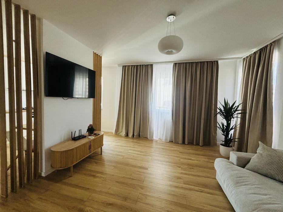 PF - Închiriez apartament 3 camere – Str. Stejarului, Florești