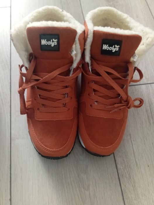 Продам крассовки мужские