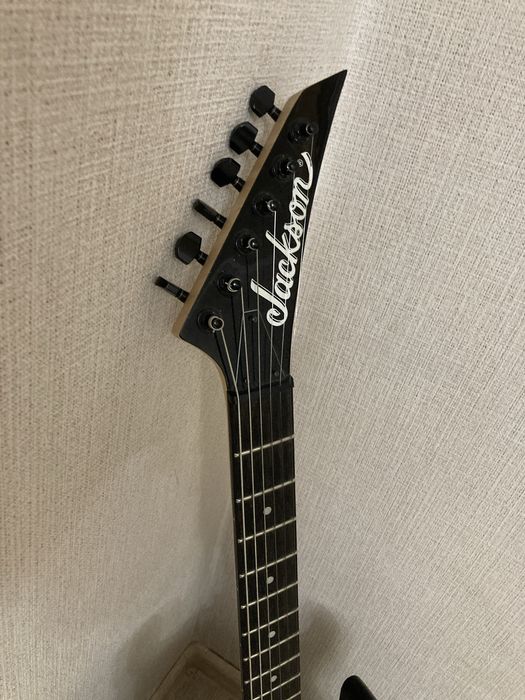 Jackson Dinky JS11 | Ремень, чехол в комплекте