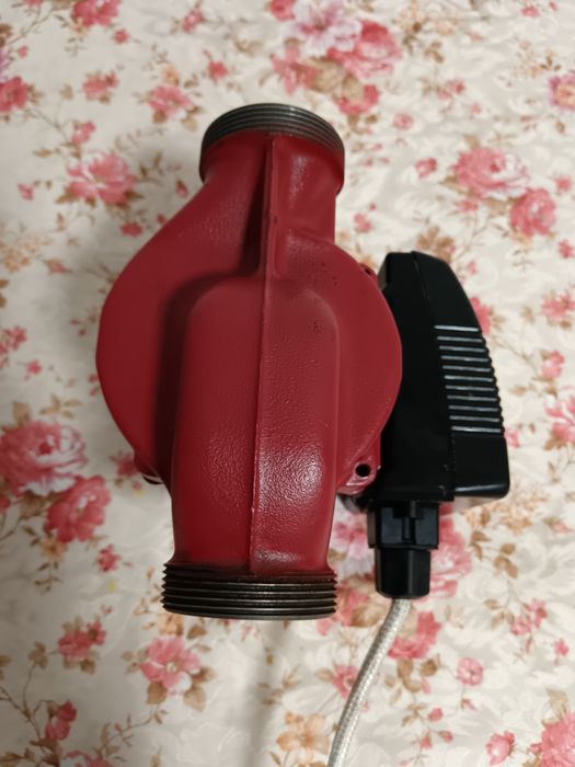 Vând Pompa Grundfos UPE 32-80 180