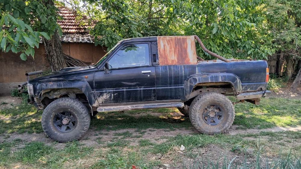 Toyota 4-runner джип