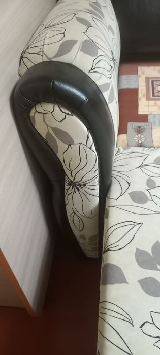 Продам диван компактный 135см шириной