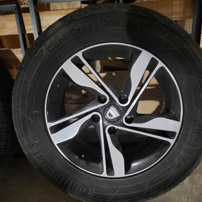 Алуминиеви джанти с гуми 215/65 R16 за Dacia Duster