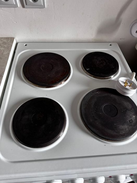 Продам электрическую плиту