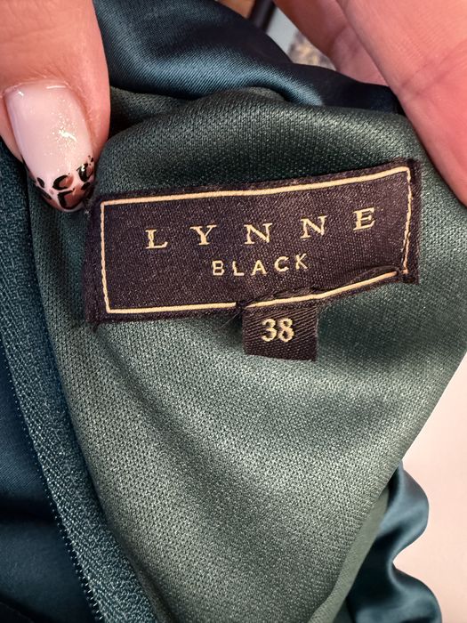Сатенирана рокля Lynne