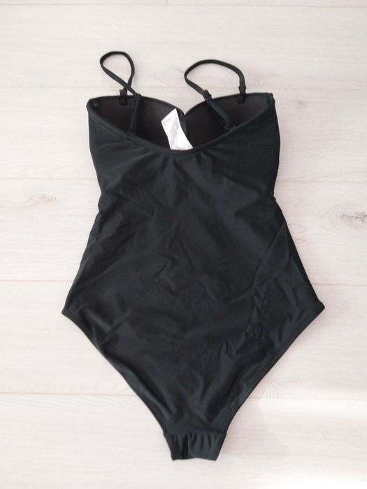 Costum baie intreg, cu bretele detasabile