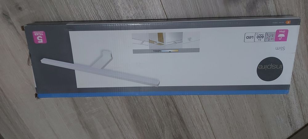 Aplica led pentru perete și oglinda