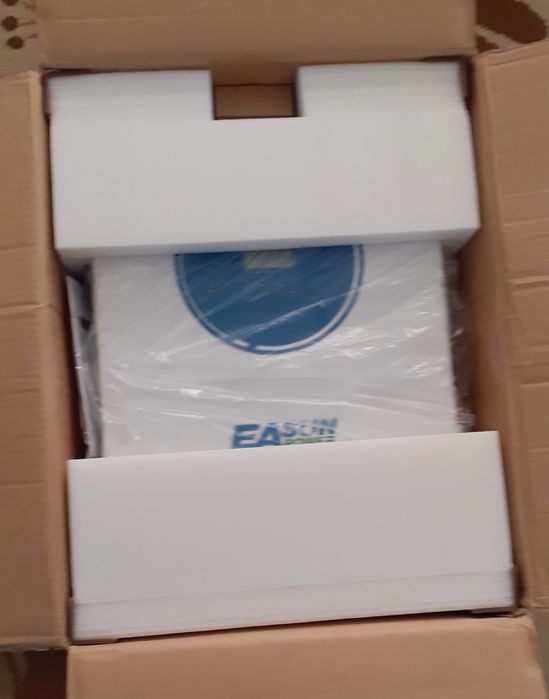 De vanzare Easun SMG-II, 11kw, 2 mpptt, suporta conexiune in paralel